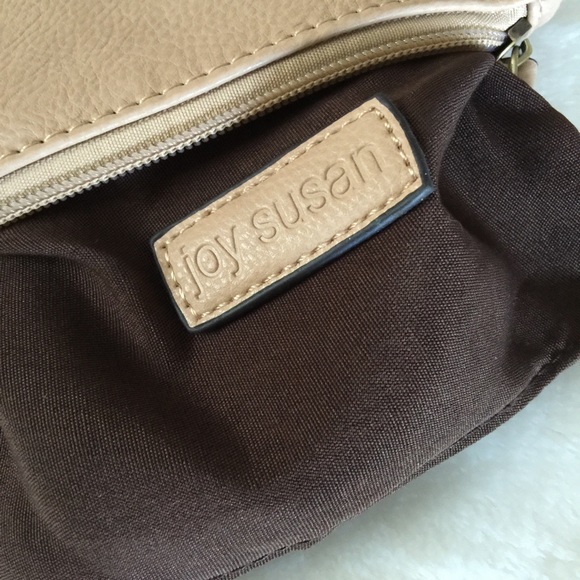 Joy Susan Wristlet - Picture 2 of 4